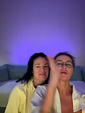 PleasureWeCouple online show from October 18, 2025, 4:09 pm