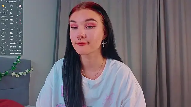 Snapshot of JenniferSullivan chatting on October 7, 2025, 7:48 pm JenniferSullivan online show from October 7, 2025, 7:48 pm