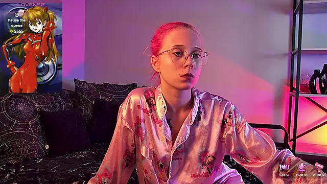 SakuraBliss online show from October 5, 2025, 4:31 pm