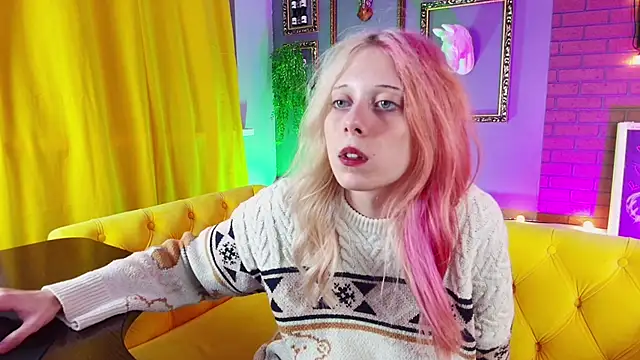 SakuraBliss online show from October 17, 2025, 2:19 pm