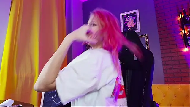 SakuraBliss online show from October 8, 2025, 5:35 pm