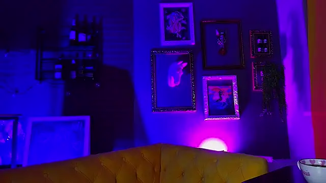 SakuraBliss online show from September 26, 2025, 4:58 pm