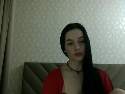 Lulii24 online show from November 18, 2025, 11:26 pm