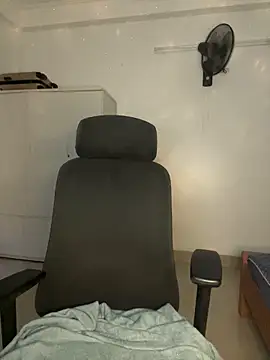 Snapshot of Meowyeuk6 chatting on February 8, 2026, 8:45 am Meowyeuk6 online show from February 8, 2026, 8:45 am