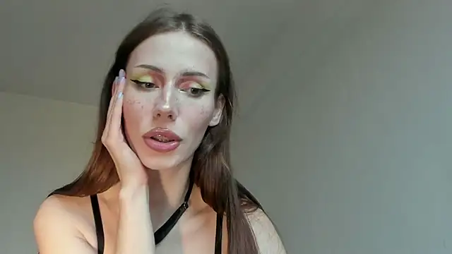 Snapshot of MilaDeLune chatting on September 14, 2025, 4:40 pm MilaDeLune online show from September 14, 2025, 4:40 pm