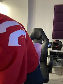 Snapshot of AdrianRinaldi chatting on November 24, 2025, 7:58 pm AdrianRinaldi online show from November 24, 2025, 7:58 pm