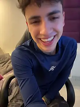 Snapshot of AdrianRinaldi chatting on November 19, 2025, 7:58 pm AdrianRinaldi online show from November 19, 2025, 7:58 pm