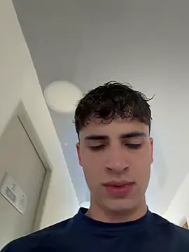 Snapshot of AdrianRinaldi chatting on February 5, 2026, 8:04 pm AdrianRinaldi online show from February 5, 2026, 8:04 pm