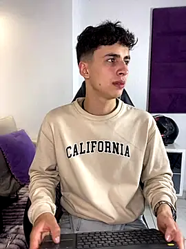 Snapshot of AdrianRinaldi chatting on November 8, 2025, 8:12 pm AdrianRinaldi online show from November 8, 2025, 8:12 pm