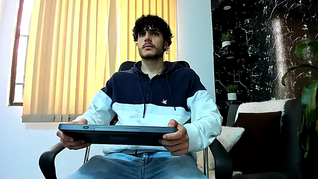 Snapshot of Rafael_Mendezz chatting on November 19, 2025, 8:42 pm Rafael Mendezz online show from November 19, 2025, 8:42 pm