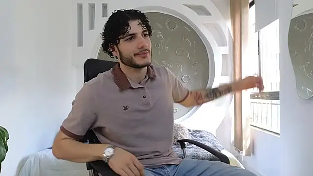 Snapshot of Rafael_Mendezz chatting on November 1, 2025, 7:30 pm Rafael Mendezz online show from November 1, 2025, 7:30 pm