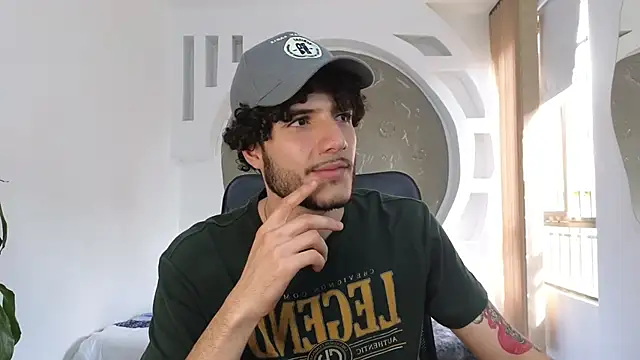 Snapshot of Rafael_Mendezz chatting on November 6, 2025, 8:13 pm Rafael Mendezz online show from November 6, 2025, 8:13 pm