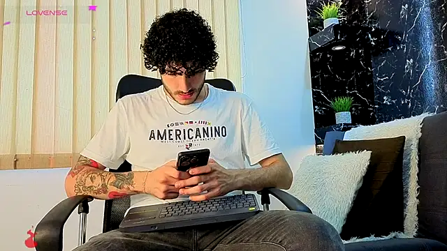 Rafael Mendezz online show from December 3, 2025, 8:30 pm