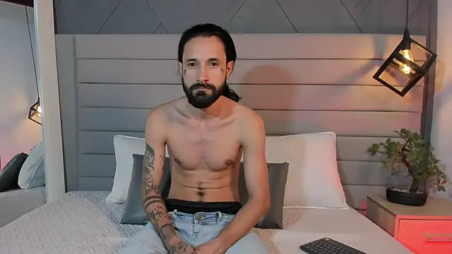 Hisoka 011 online show from September 18, 2025, 8:12 pm