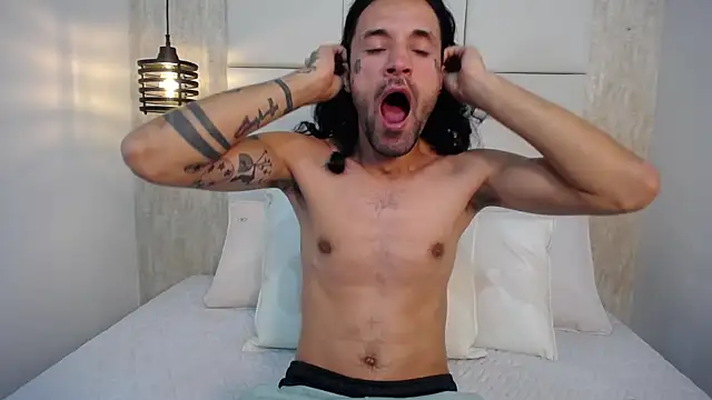 Hisoka 011 online show from September 25, 2025, 7:42 pm