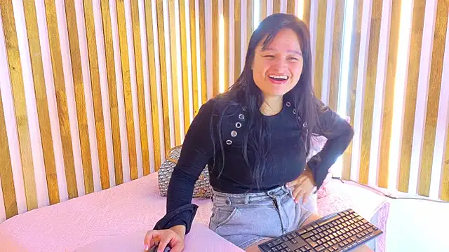 Jennifer Vega1 online show from January 12, 2026, 8:04 pm