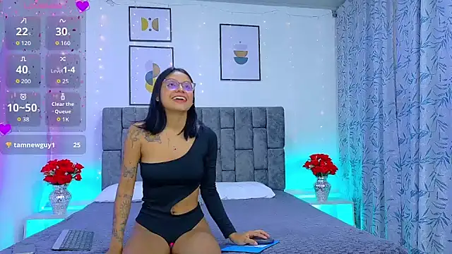 Snapshot of Soffia_Konig_ chatting on May 2, 2026, 12:21 pm Soffia Konig online show from May 2, 2026, 12:21 pm