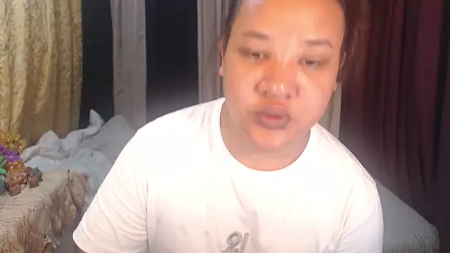 Hotcum ella online show from March 18, 2026, 1:31 am