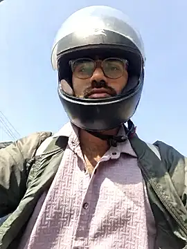 Snapshot of YoursThickDick chatting on February 5, 2026, 5:58 am YoursThickDick online show from February 5, 2026, 5:58 am