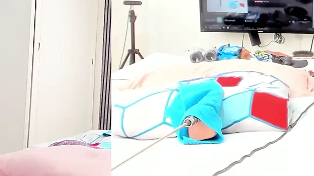 Alani Queen online show from October 19, 2025, 8:11 pm