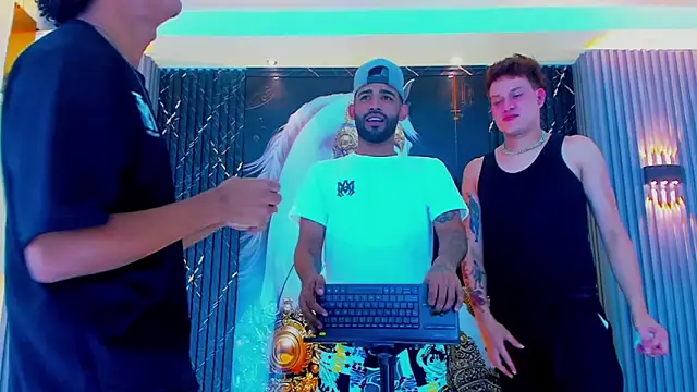 Extreme boys online show from September 27, 2025, 4:29 am
