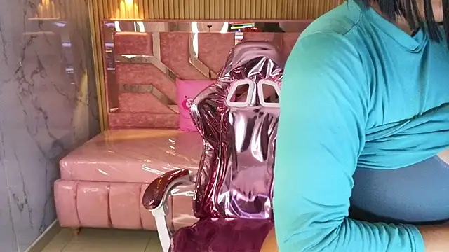 Snapshot of ambar_fox_s chatting on November 27, 2025, 8:09 pm ambar fox s online show from November 27, 2025, 8:09 pm