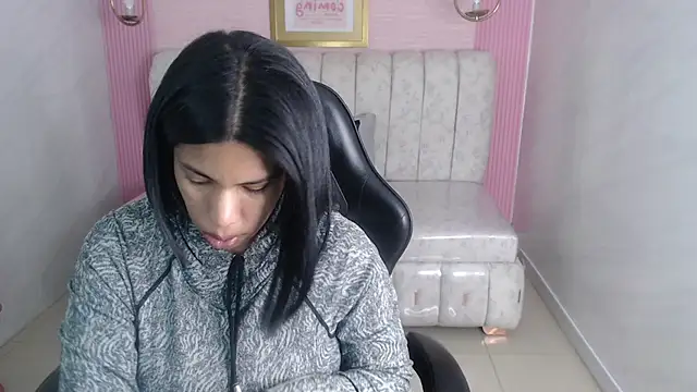 Snapshot of ambar_fox_s chatting on October 24, 2025, 3:05 am ambar fox s online show from October 24, 2025, 3:05 am