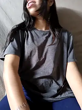 Snapshot of Aley_2025 chatting on November 11, 2025, 4:35 pm Aley 2025 online show from November 11, 2025, 4:35 pm