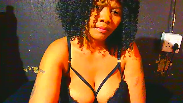 Augustine-Blooomxx online show from November 14, 2025, 5:33 am