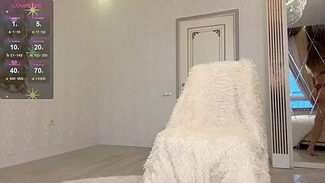 PeachyLina online show from March 23, 2026, 4:23 am