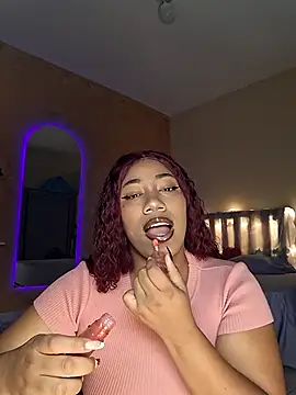 Snapshot of Naomi_jhonson chatting on February 27, 2026, 12:27 pm Naomi jhonson online show from February 27, 2026, 12:27 pm