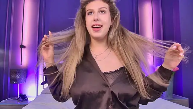 Lillian Dyson online show from October 2, 2025, 3:15 pm