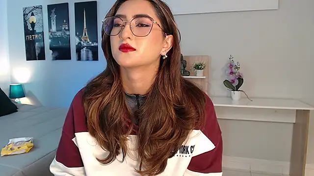 madame lottie online show from September 13, 2025, 12:38 pm