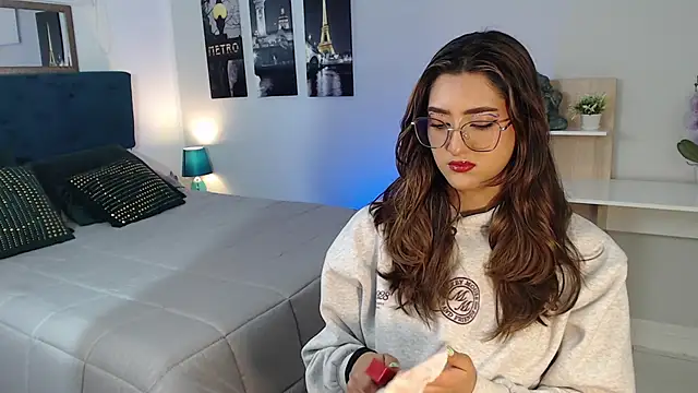 madame lottie online show from September 29, 2025, 12:33 pm