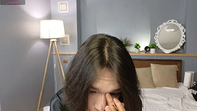 okerriella online show from October 16, 2025, 1:52 pm