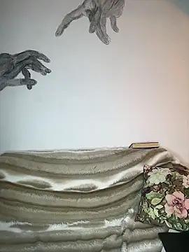 KiraBerht online show from February 20, 2026, 8:44 pm