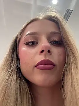 BabyAnais online show from October 15, 2025, 1:52 pm