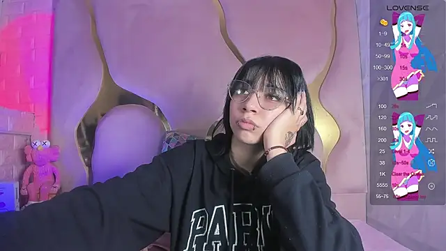 Niina Sissy online show from March 20, 2026, 4:24 am