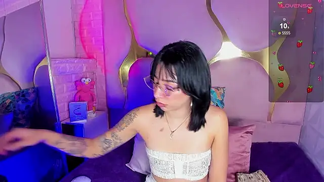 Snapshot of Niina_Sissy chatting on January 18, 2026, 3:43 am Niina Sissy online show from January 18, 2026, 3:43 am