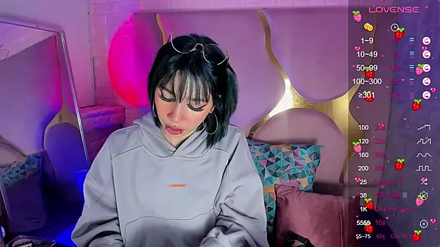 Snapshot of Niina_Sissy chatting on February 17, 2026, 4:21 am Niina Sissy online show from February 17, 2026, 4:21 am