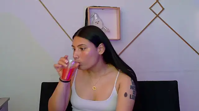 Linda andrew online show from December 16, 2025, 6:23 pm