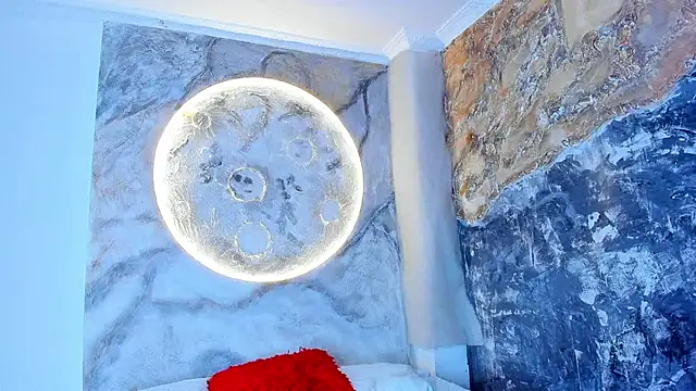 Snapshot of RoxanaBorns_ chatting on October 28, 2025, 12:37 pm RoxanaBorns online show from October 28, 2025, 12:37 pm