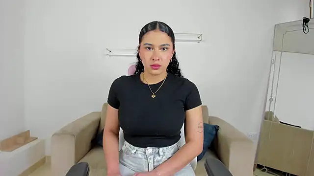 Snapshot of april_smiith chatting on November 28, 2025, 12:16 pm april smiith online show from November 28, 2025, 12:16 pm