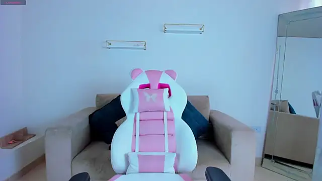 april smiith online show from February 24, 2026, 1:23 pm