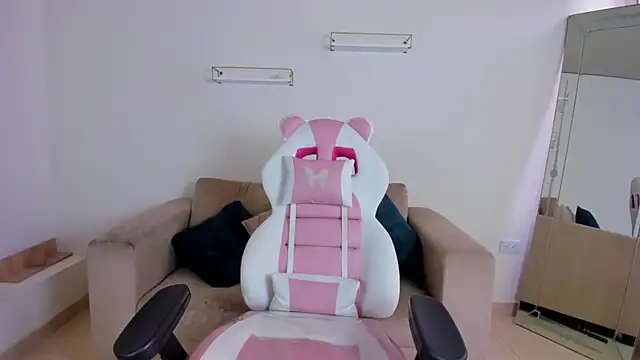 april smiith online show from December 20, 2025, 12:30 pm