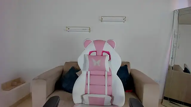 Snapshot of april_smiith chatting on October 15, 2025, 12:13 pm april smiith online show from October 15, 2025, 12:13 pm