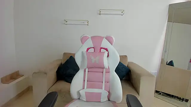 Snapshot of april_smiith chatting on November 21, 2025, 12:26 pm april smiith online show from November 21, 2025, 12:26 pm