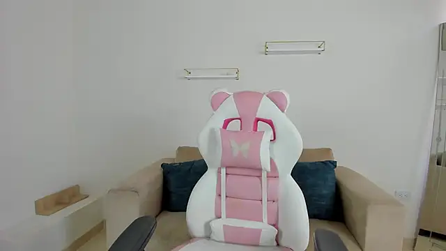 Snapshot of april_smiith chatting on November 5, 2025, 12:19 pm april smiith online show from November 5, 2025, 12:19 pm