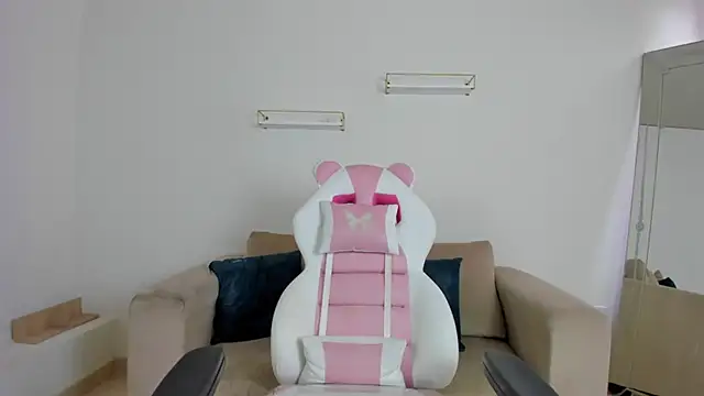 Snapshot of april_smiith chatting on November 26, 2025, 12:16 pm april smiith online show from November 26, 2025, 12:16 pm