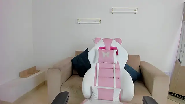 Snapshot of april_smiith chatting on November 20, 2025, 12:17 pm april smiith online show from November 20, 2025, 12:17 pm